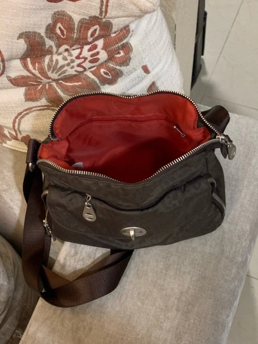 Baggallini Bag - Picture 4 of 5